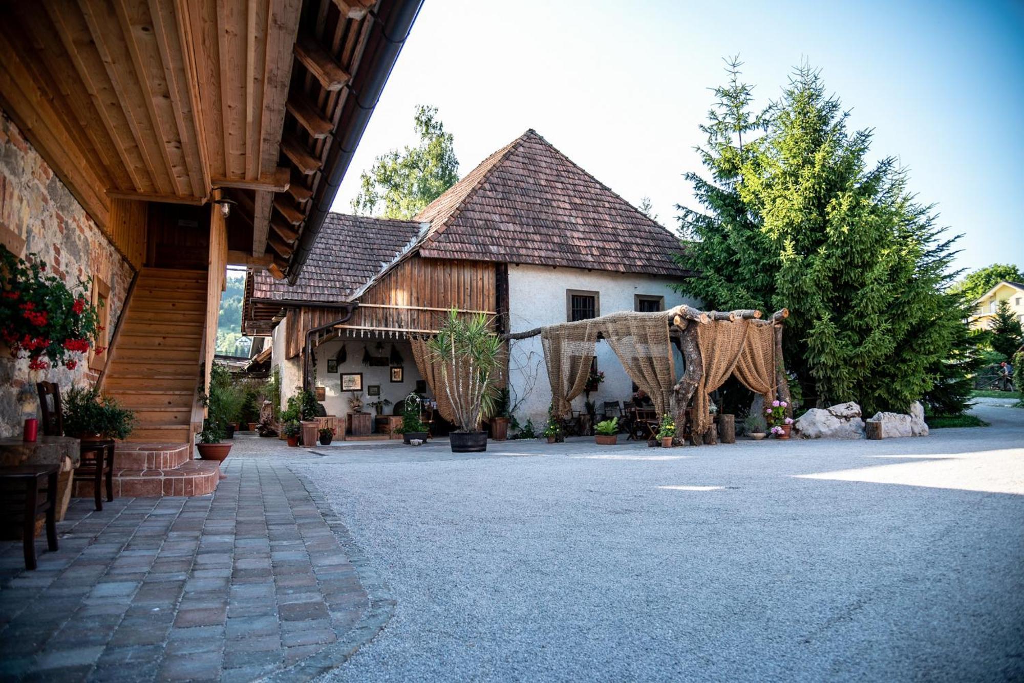 Resort Hisa Ida - Apartments With Hot Tub And Sauna Ivancna Gorica Bagian luar foto
