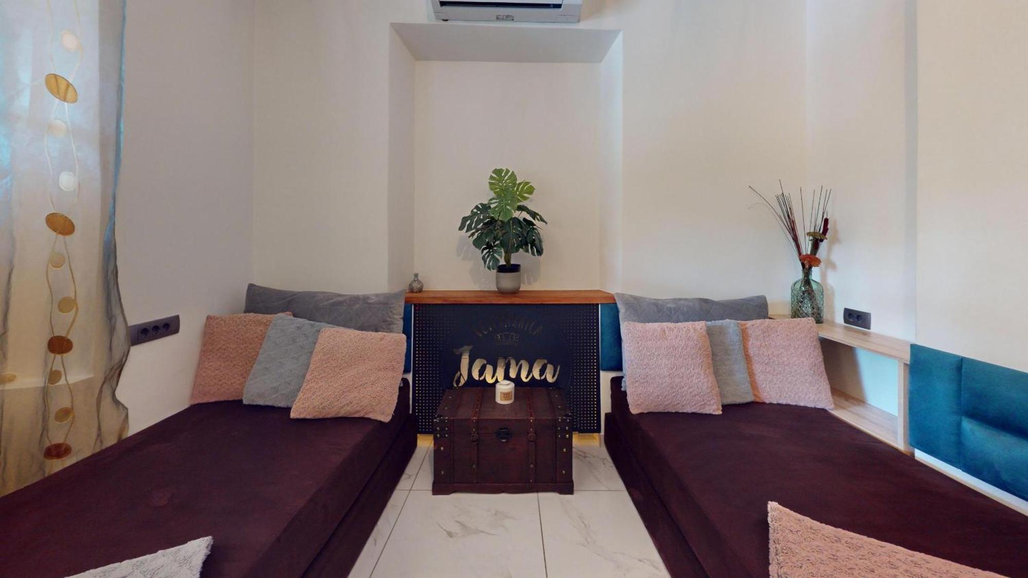 Resort Hisa Ida - Apartments With Hot Tub And Sauna Ivancna Gorica Ruang foto